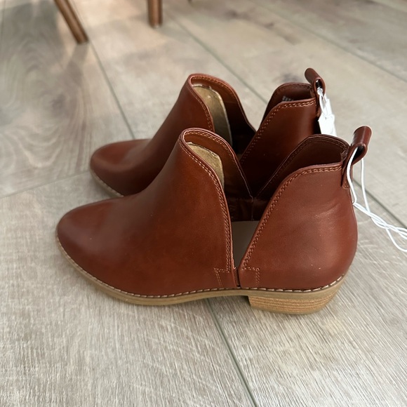 Cognac Brown booties NWT - Picture 3 of 6